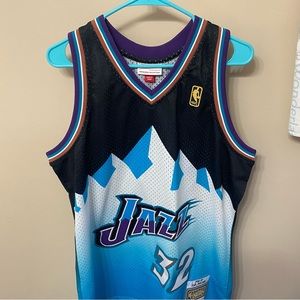 Mitchell and ness Utah jazz Karl Malone jersey #32